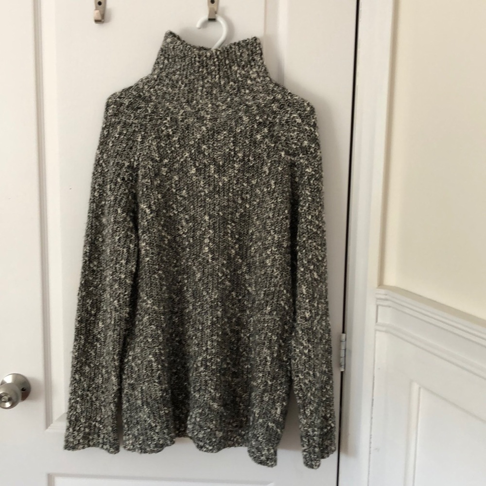 Garage - Sweaters 2/20$